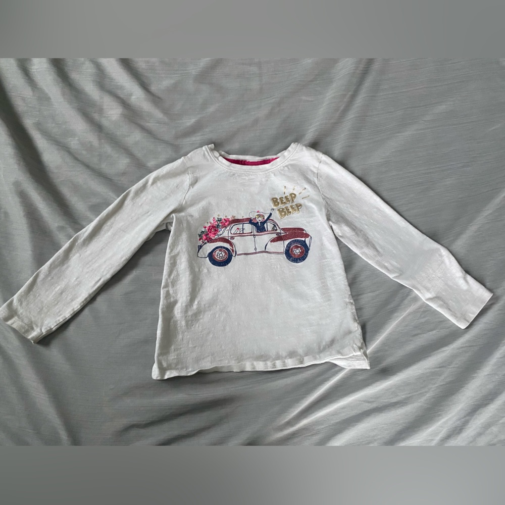 Oshkosh size 7 white shirt